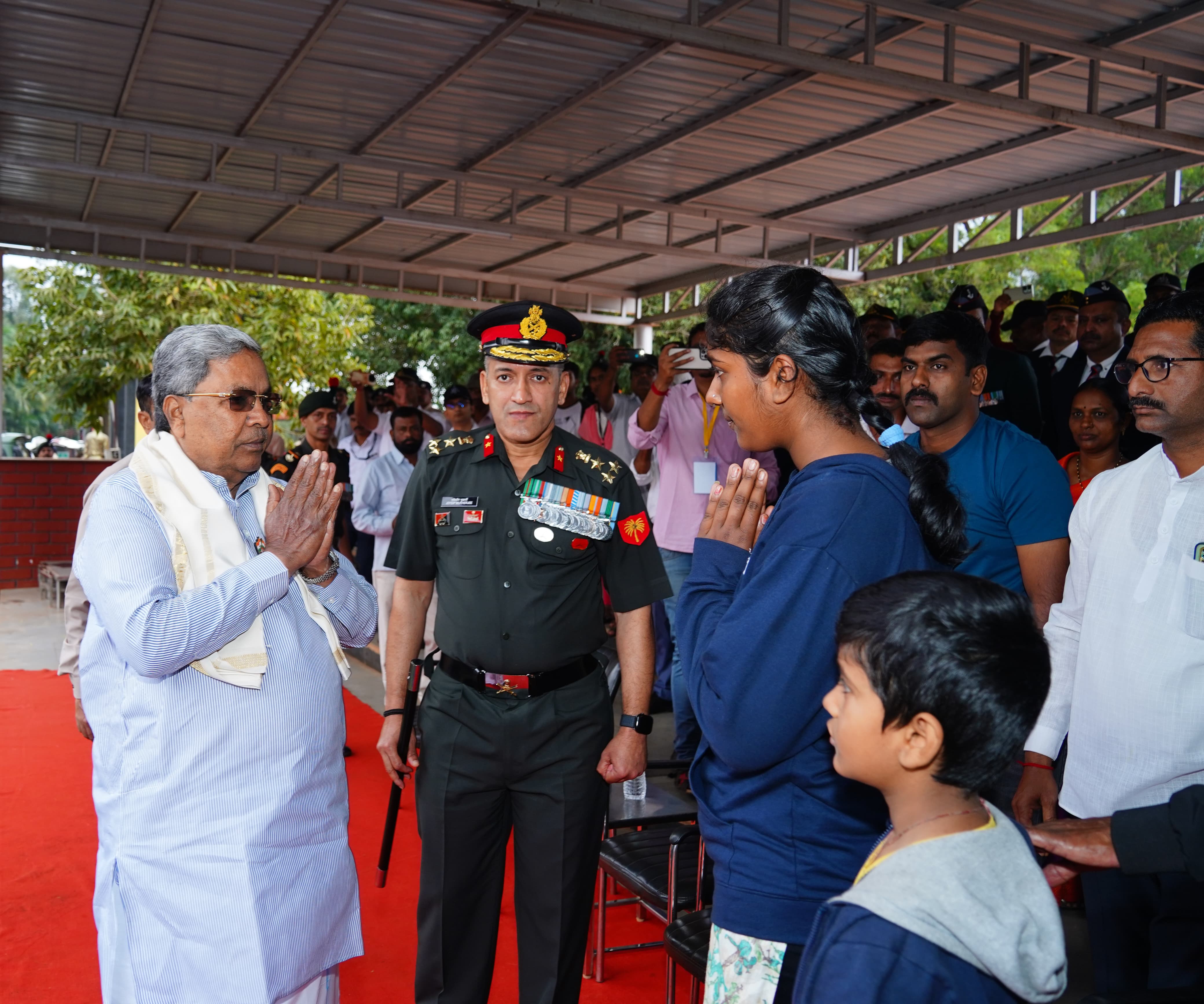 CM SIDDARAMAIAH PAYS LAST RESPECTS  BELAGAVI  JAMMU KASHMIR ARMY VEHICLE ACCIDENT  ಯೋಧರಿಗೆ ಸಿಎಂ ಸಿದ್ದರಾಮಯ್ಯ ಅಂತಿಮ ಗೌರವ