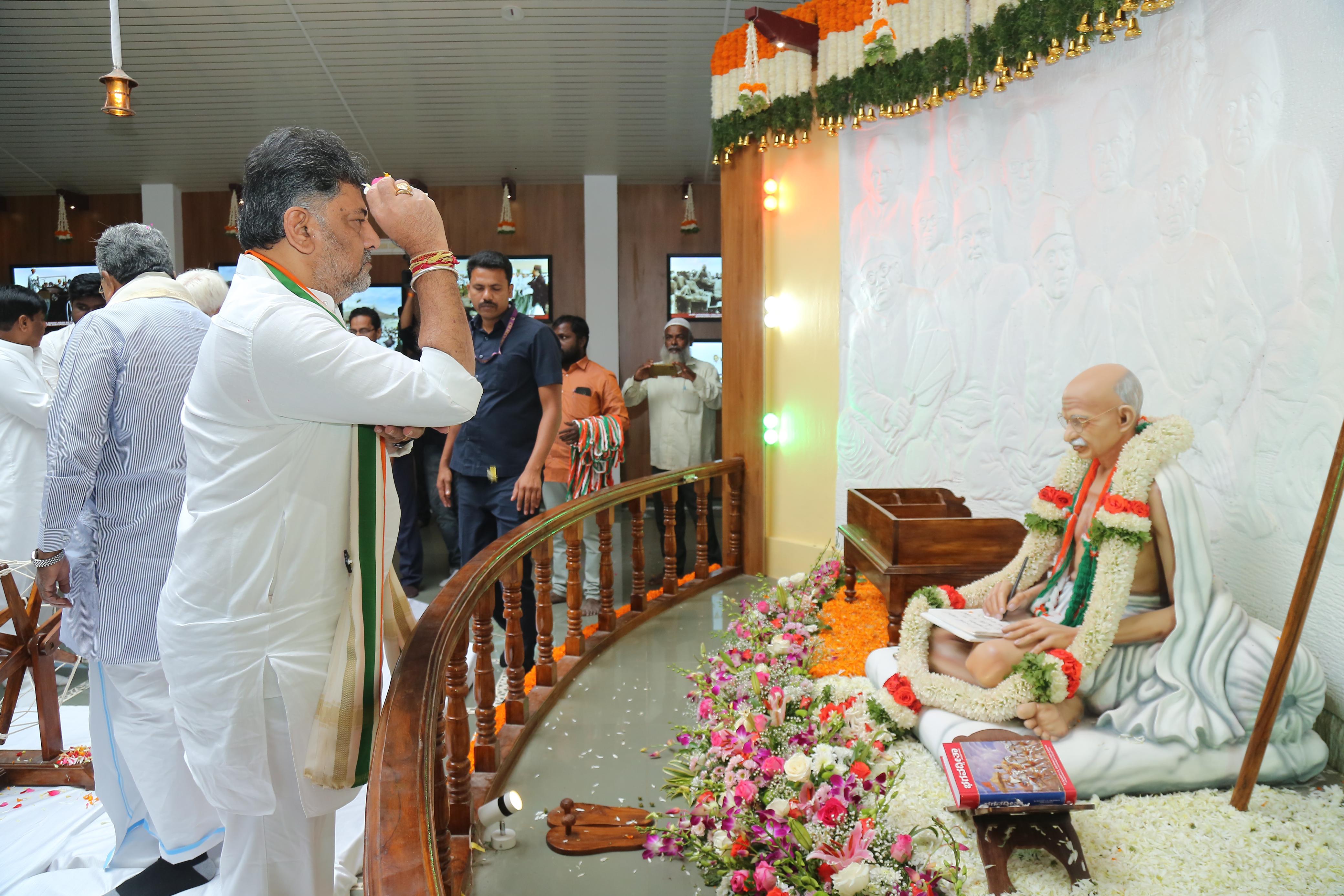 GANDHIJI STATUE AT VEERA SOUDHA CM SIDDARAMAIAH  CONGRESS SESSION CENTENARY PROGRAM  ಕಾಂಗ್ರೆಸ್ ಅಧಿವೇಶನದ ಶತಮಾನೋತ್ಸವ  BELAGAVI