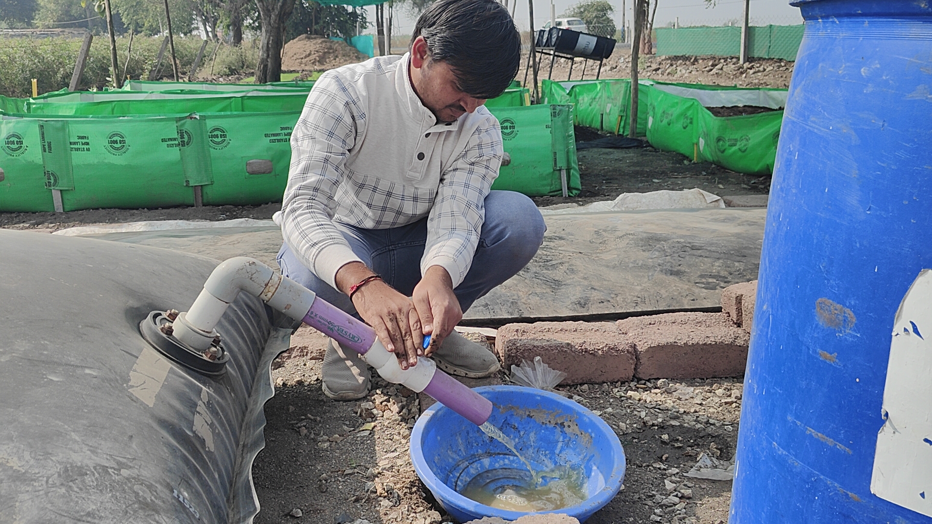 ખેતીનું દવાખાનું ચલાવનાર