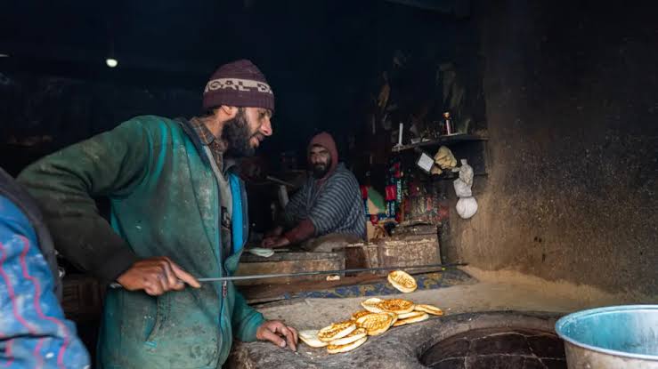 Kashmir’s Staple Bread ‘Kander Tchot’ Prices Double, Triggering Outrage Across Valley