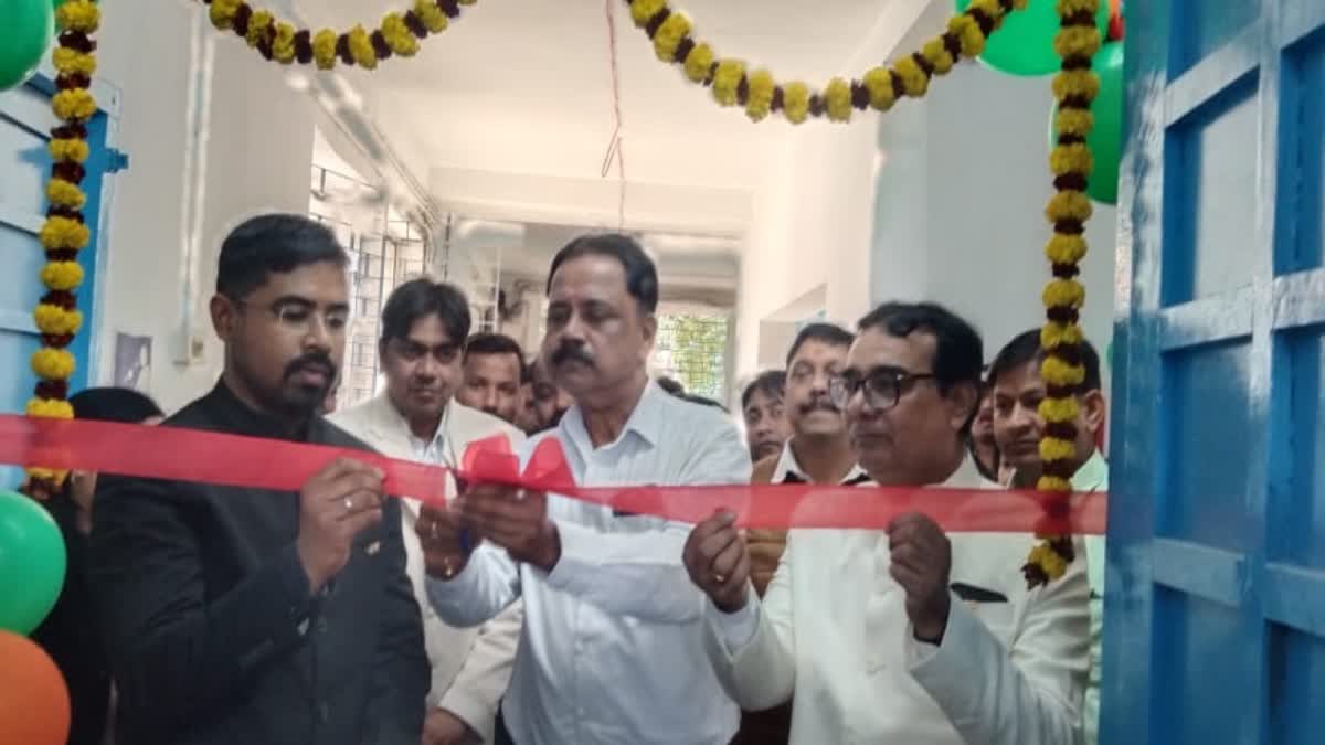 Giridih MLA Sudivya Kumar started four bed dialysis unit in Sadar hospital