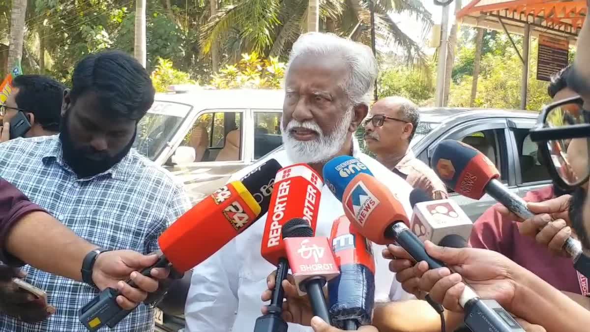 Kummanam Rajashekharan  SFI Black Flag Protest  Governor Arif Mohammed Khan  കുമ്മനം രാജശേഖരൻ  ആരിഫ് മുഹമ്മദ് ഖാന്‍  എസ്‌എഫ്‌ഐ കരിങ്കൊടി പ്രതിഷേധം