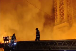 Loss of more than 10 crore due to big fire in Mumbai Do Taki area