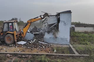 Bulldozer runs on illegal plotting in Bhilai