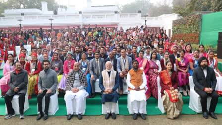 Chhattisgarh tableau Muria Darbar Artists met PM Modi