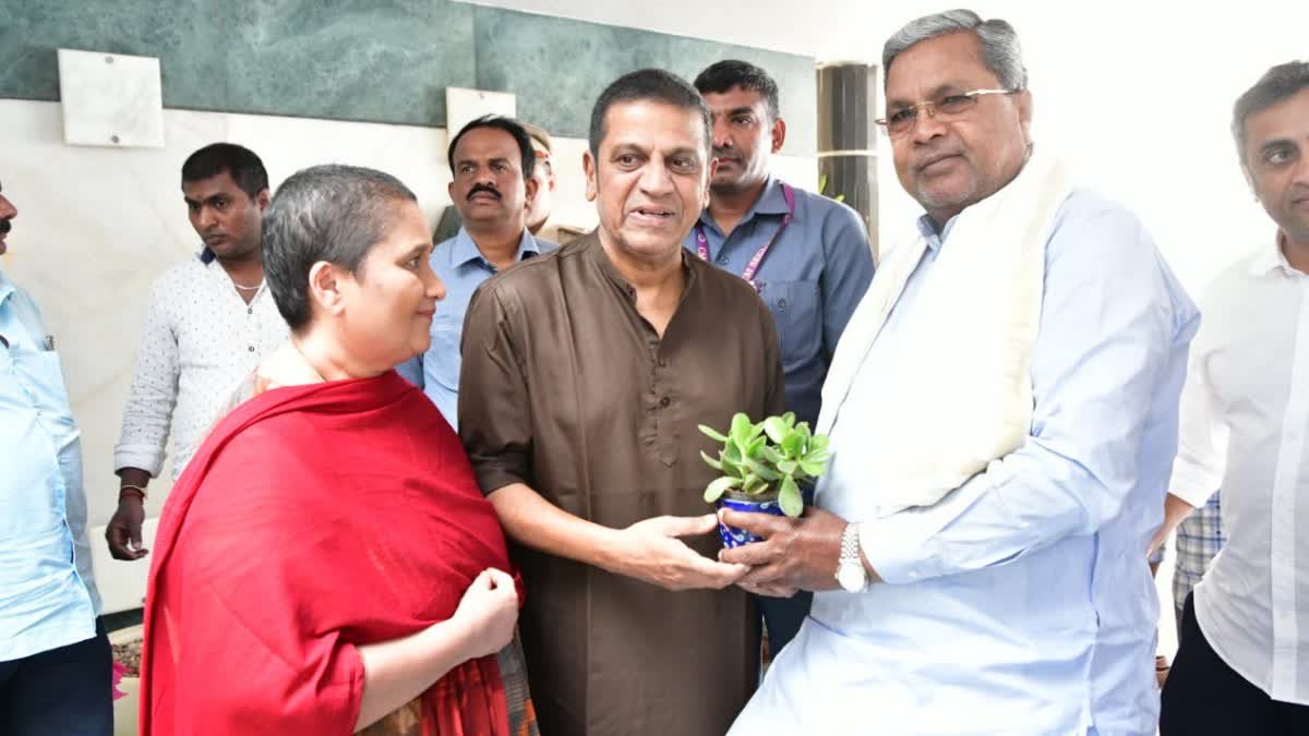 Actor Shivanna, cm Siddarmaiah