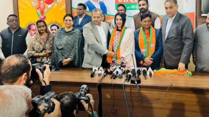 Congress councilor Gurbaksh Rawat joins BJP