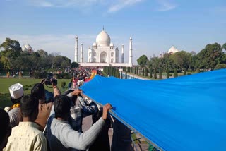 Iconic Taj Mahal To See 1,640-Meter Chadar Offering On Shah Jahan’s 370th Urs