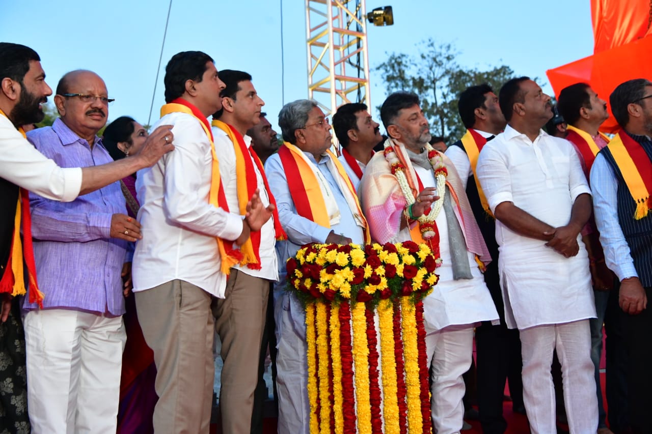 bhuvaneshwari-statue-unveiled-in-vidhana-soudha-premises