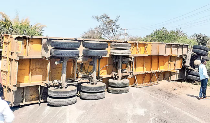 Iron Girders Fall On Auto