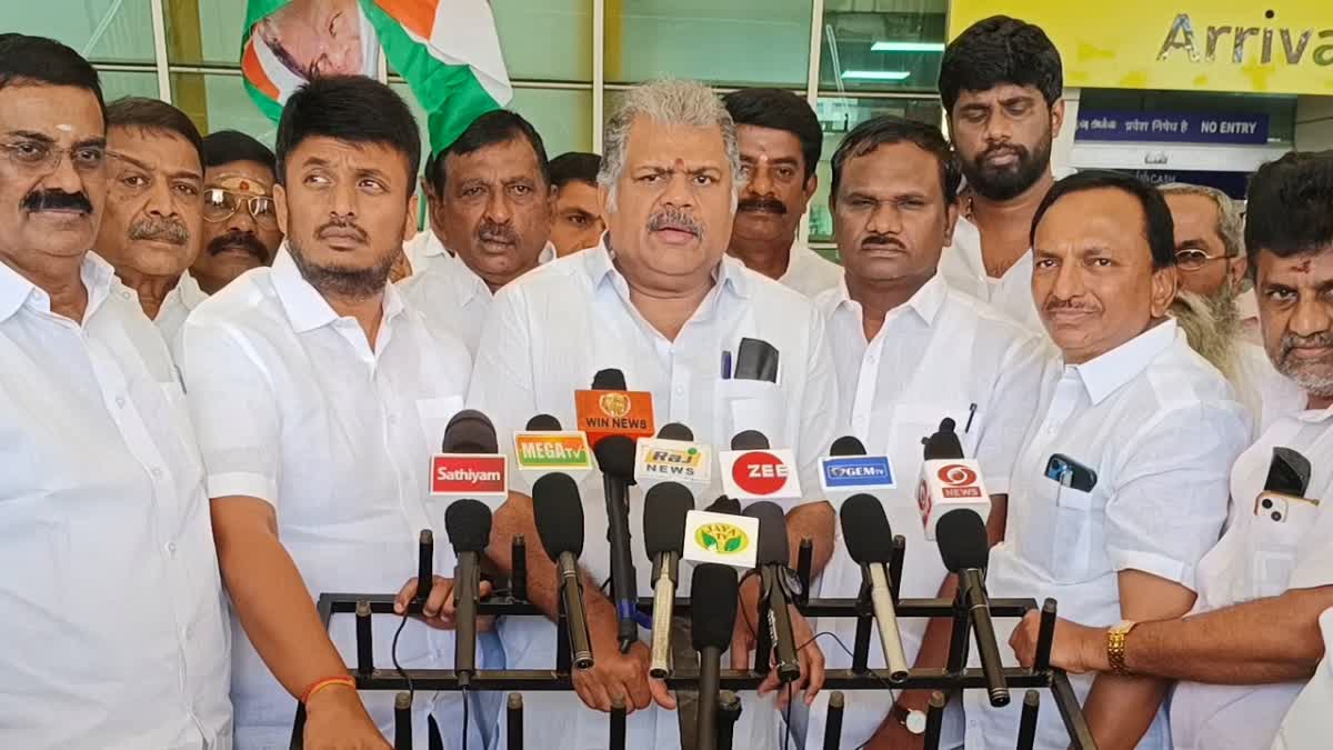 tmc president GK Vasan arrives to participate in the public meeting at Palladam