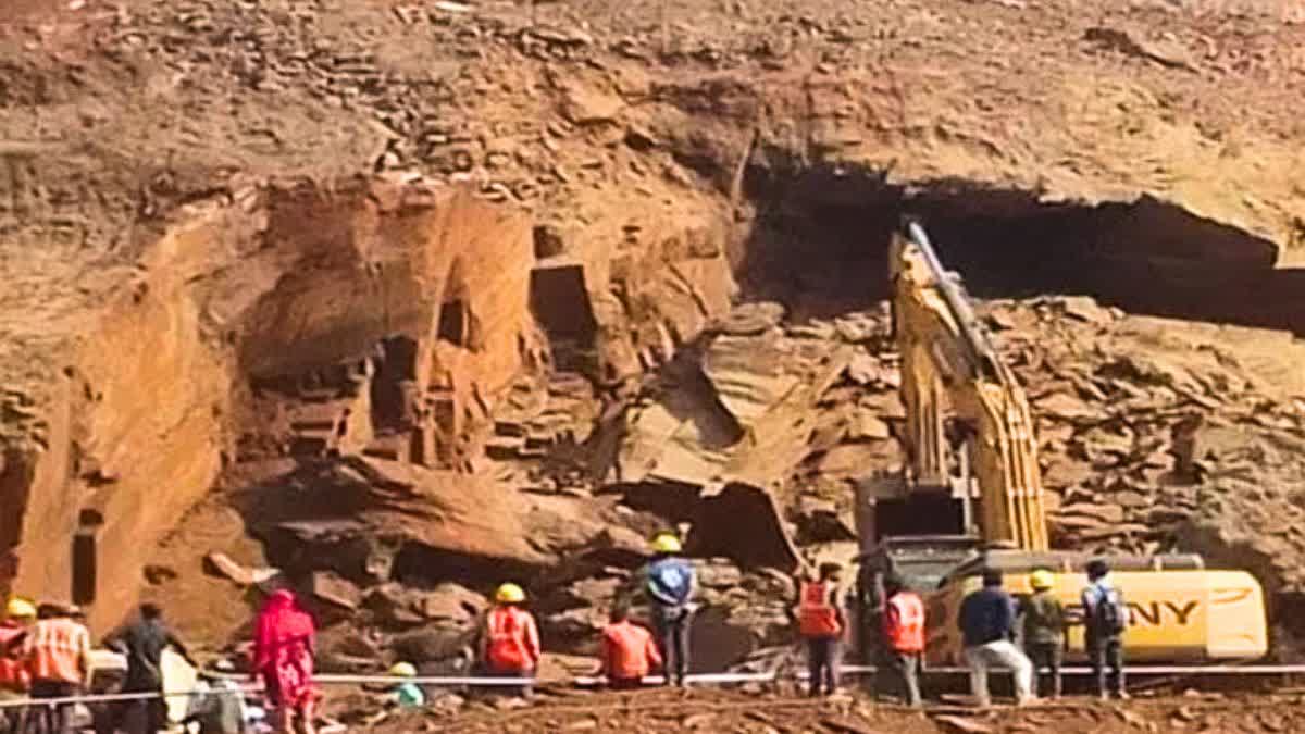 rock collapse in screening plant