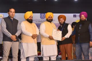 Education Minister Harjot Bains distributed 'Best School Award' amount of 5.17 crores to 69 schools of Punjab
