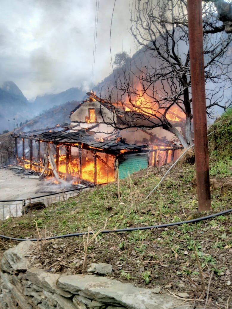 House burnt in Kullu