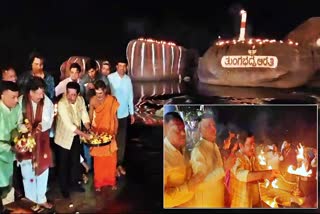 TUNGARATI ON THE BANKS OF THE TUNGABHADRA RIVER AT VIRUPAKSHESHWARA TEMPLE