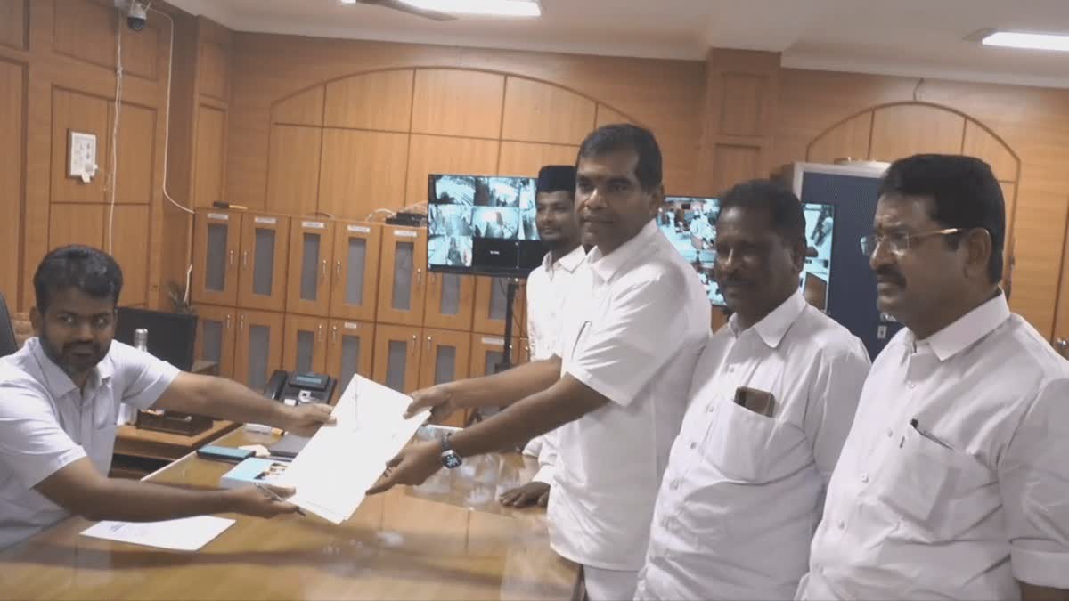 AIADMK's Aatral Ashok Kumar file nomination