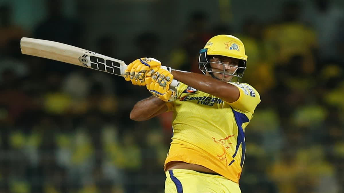 Chennai Super Kings batting coach Mike Hussey has stated that MS Dhoni played a key role in Shivam Dube doing better against short deliveries.