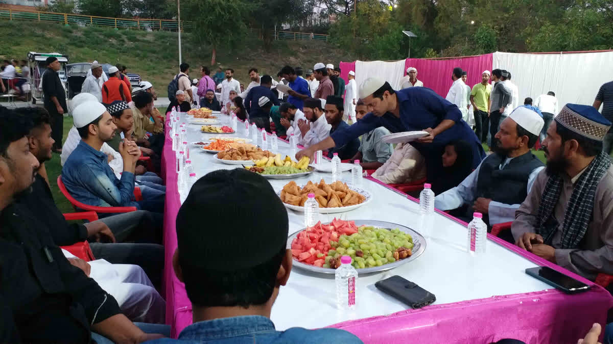 لکھنو میں شیعہ سنی افطار پارٹی میں اتحاد کا پیغام دیا گیا