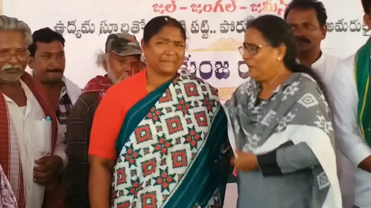 Minister Seethakka Emotional In Her Husband Kunja Ramu Death Anniversary