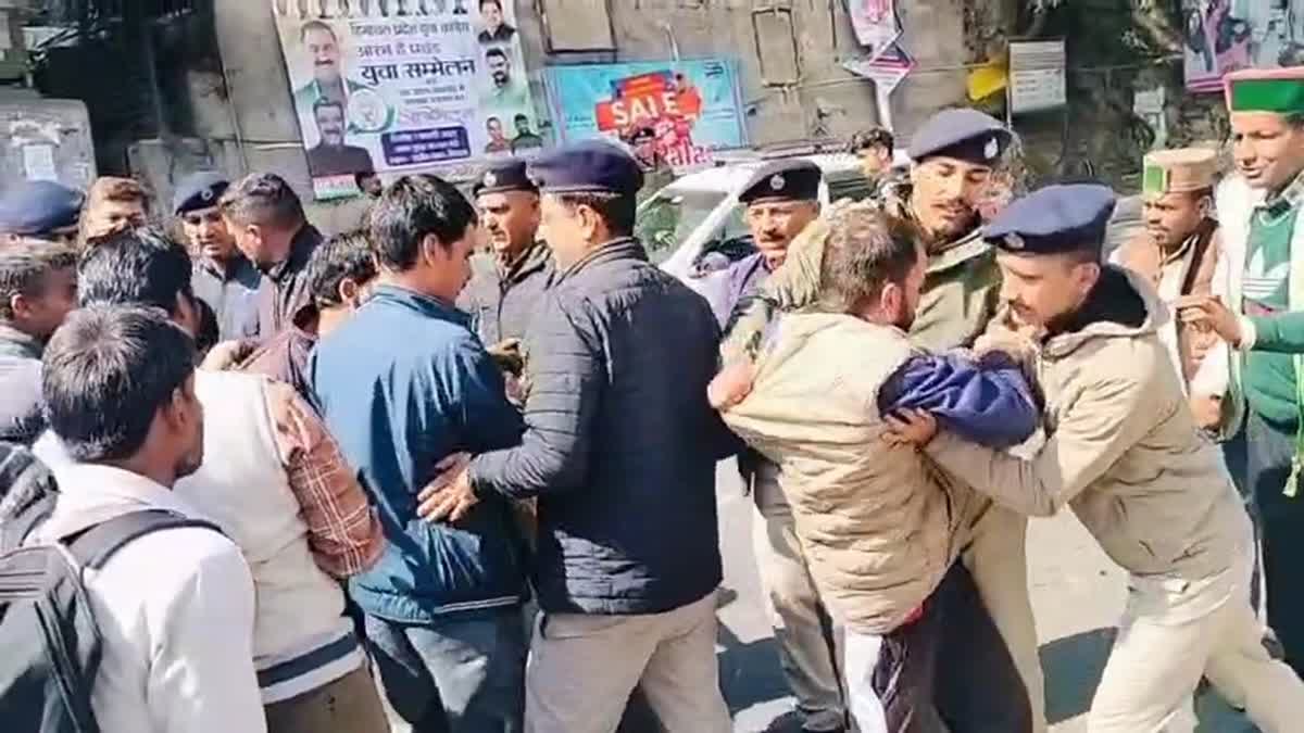 शिमला में दृष्टिबाधितों का चक्का जाम