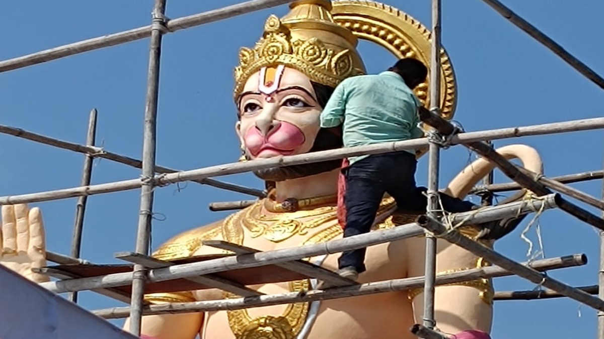 कई राज्यों में मूर्तियां बनाते हैं राजेश