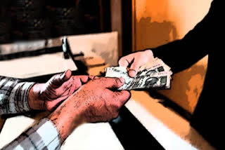 Karnataka RTI Commissioner Caught Red Handed By Lokayukta While Accepting Rs One Lakh Bribe