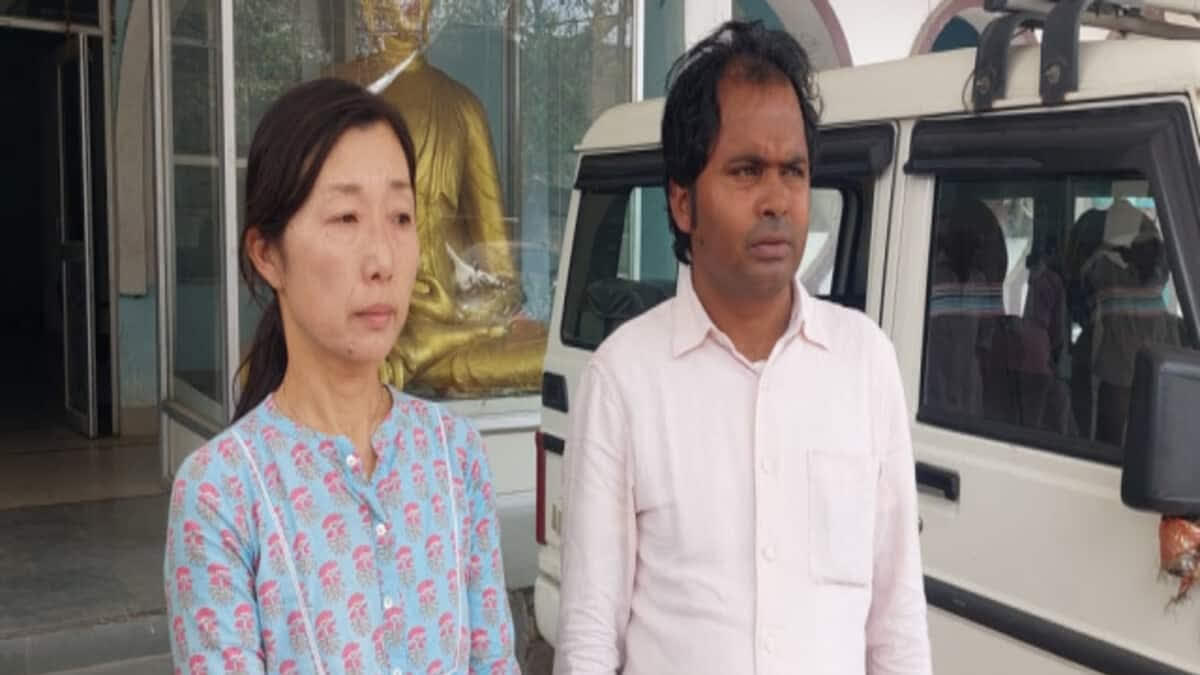 Japanese national was robbed by four miscreants in Bodhgaya of Bihar. The victim is from Japan and she got married to a resident of Bodh Gaya. The name of the foreign woman was identified as Uko Momoz.