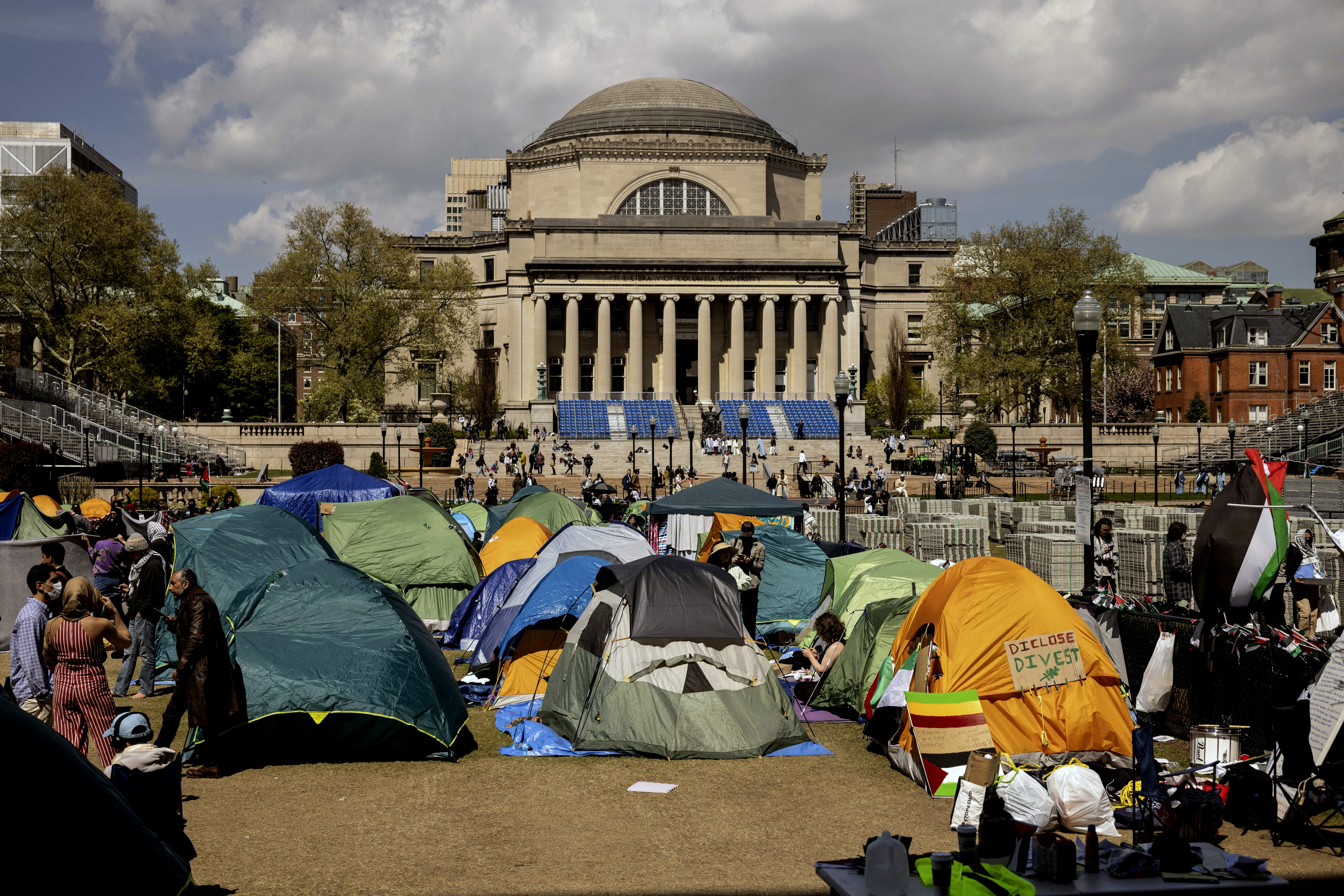 غزہ جنگ کی مخالفت میں احتجاج پورے امریکہ کی یونیورسٹیوں اور کالجوں میں پھیل گیا ( Photo: AP)