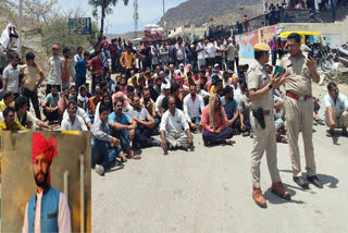 villagers block road for 7 hours
