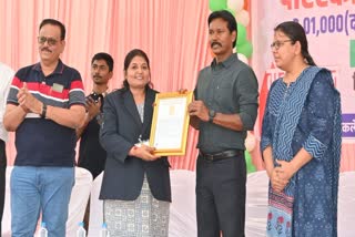 BALODABAZAR DISTRICT GETS AWARD