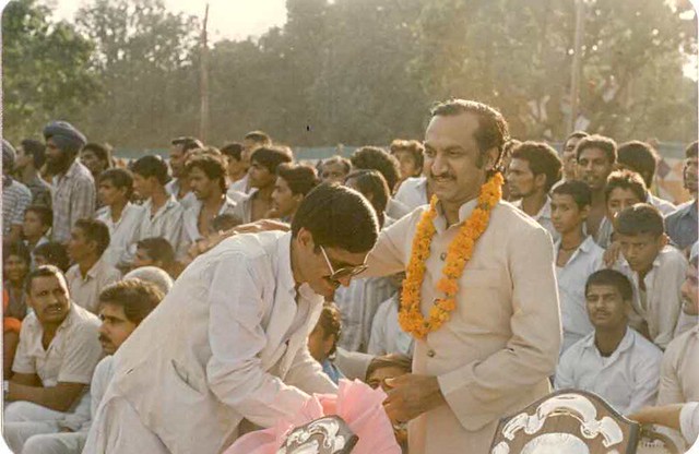 जेपी अग्रवाल ने राजनीति की शुरूआत साल 1983 में दिल्ली नगर निगम से की थी. उस समय वह पार्षद चुने गए थे. फिर दिल्ली नगर निगम के डिप्टी मेयर बने. इसके बाद कांग्रेस पार्टी ने 1994 में हुए लोकसभा चुनावों में चांदनी चौक लोकसभा सीट से उतारा. इस चुनाव में जीत कर वह पहली बार लोकसभा पहुंचे.