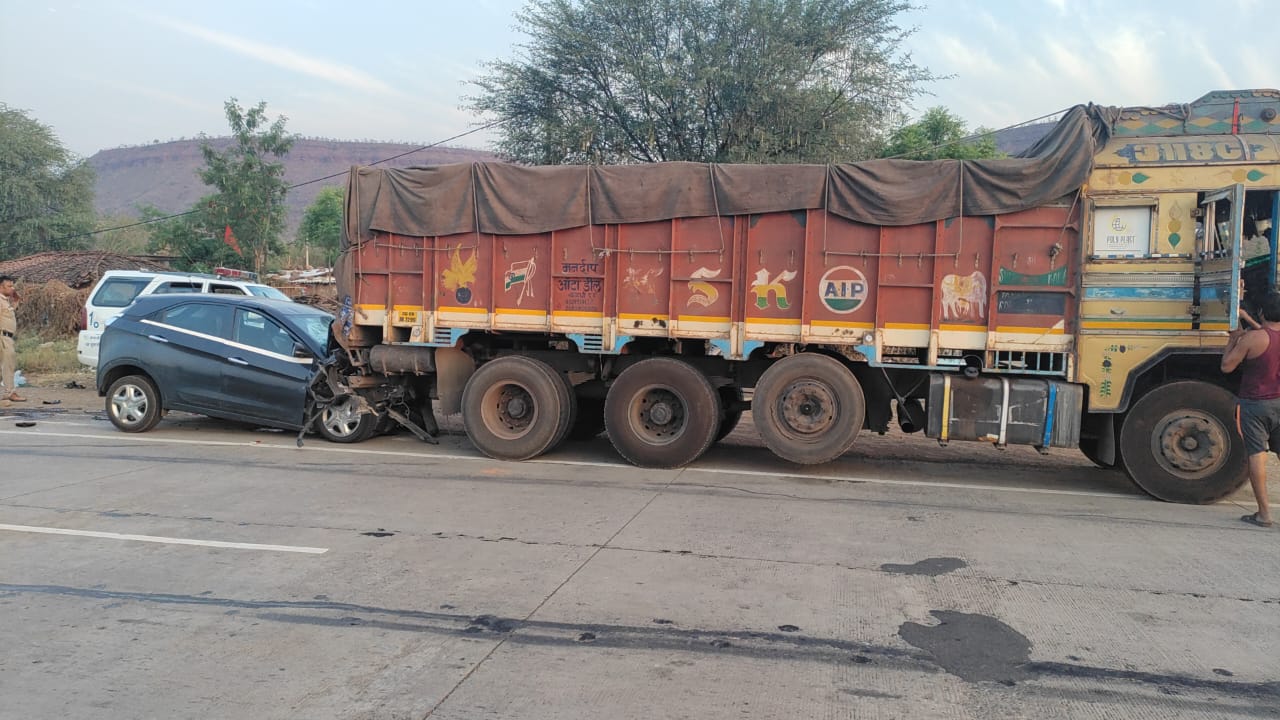 Road accident in Maihar Bori