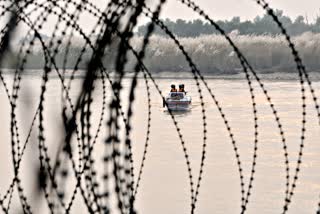 Patrolling along India-Pakistan Border