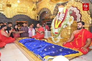 IPL के दौरान पिछले पांच दिनों में दूसरी बार साईं दरबार पहुंचे आकाश अंबानी