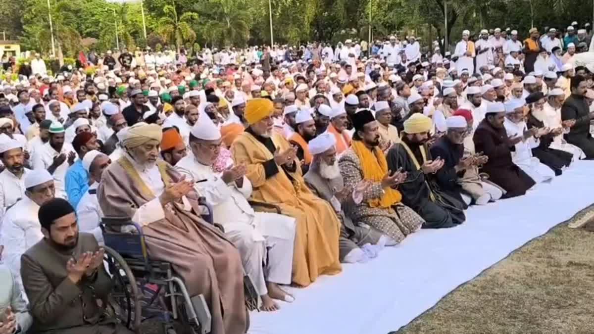 The 620th Urs of Hazrat Khwaja Banda Nawaz, was attended by thousands of devotees