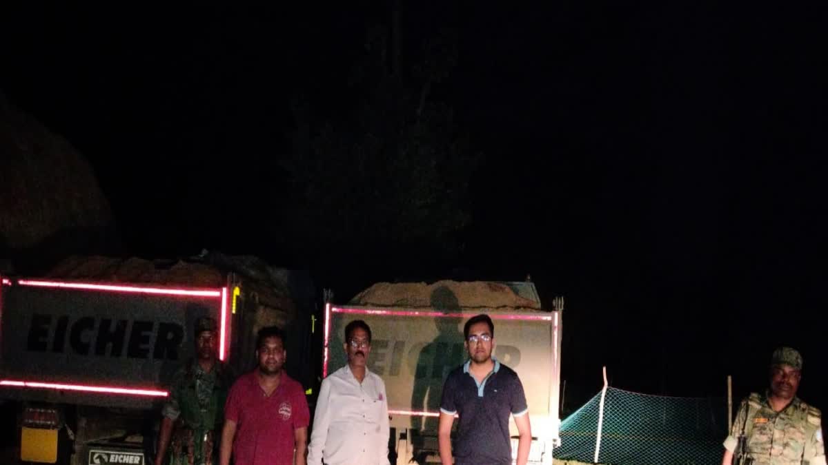 5-hywa-seized-transporting-illegal-sand-in-khunti