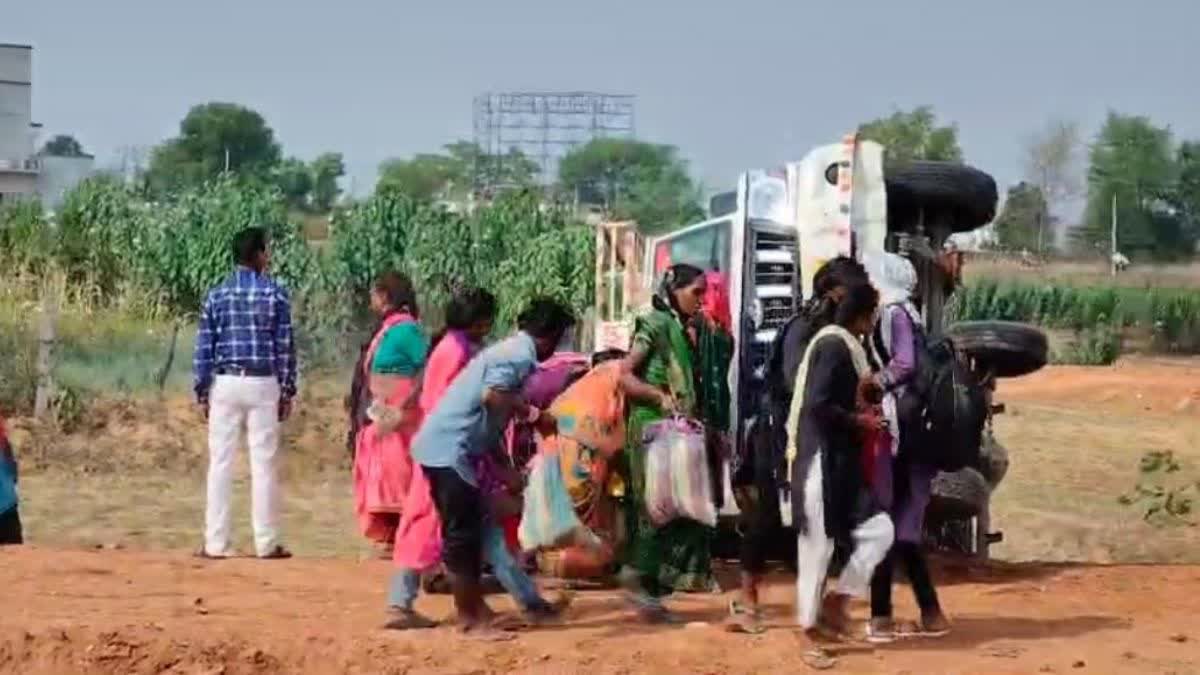 Pickup vehicle overturned Sons