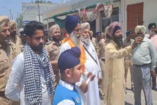 Farmer leaders who were going to surround the Chief Minister were surrounded by the police force, the farmers raised slogans