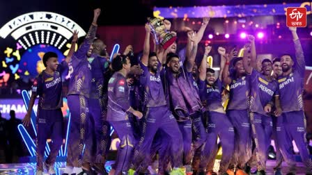 Shah Rukh Khan celebrates KKR's IPL win with his family, team