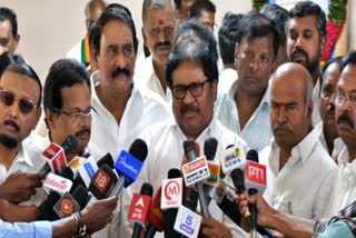 காங்கிரஸ் கமிட்டி முன்னாள் தலைவர் திருநாவுக்கரசர்
