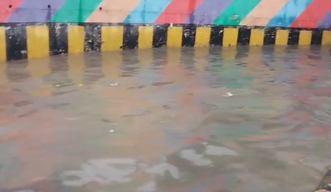 Water On Roads Of Raipur