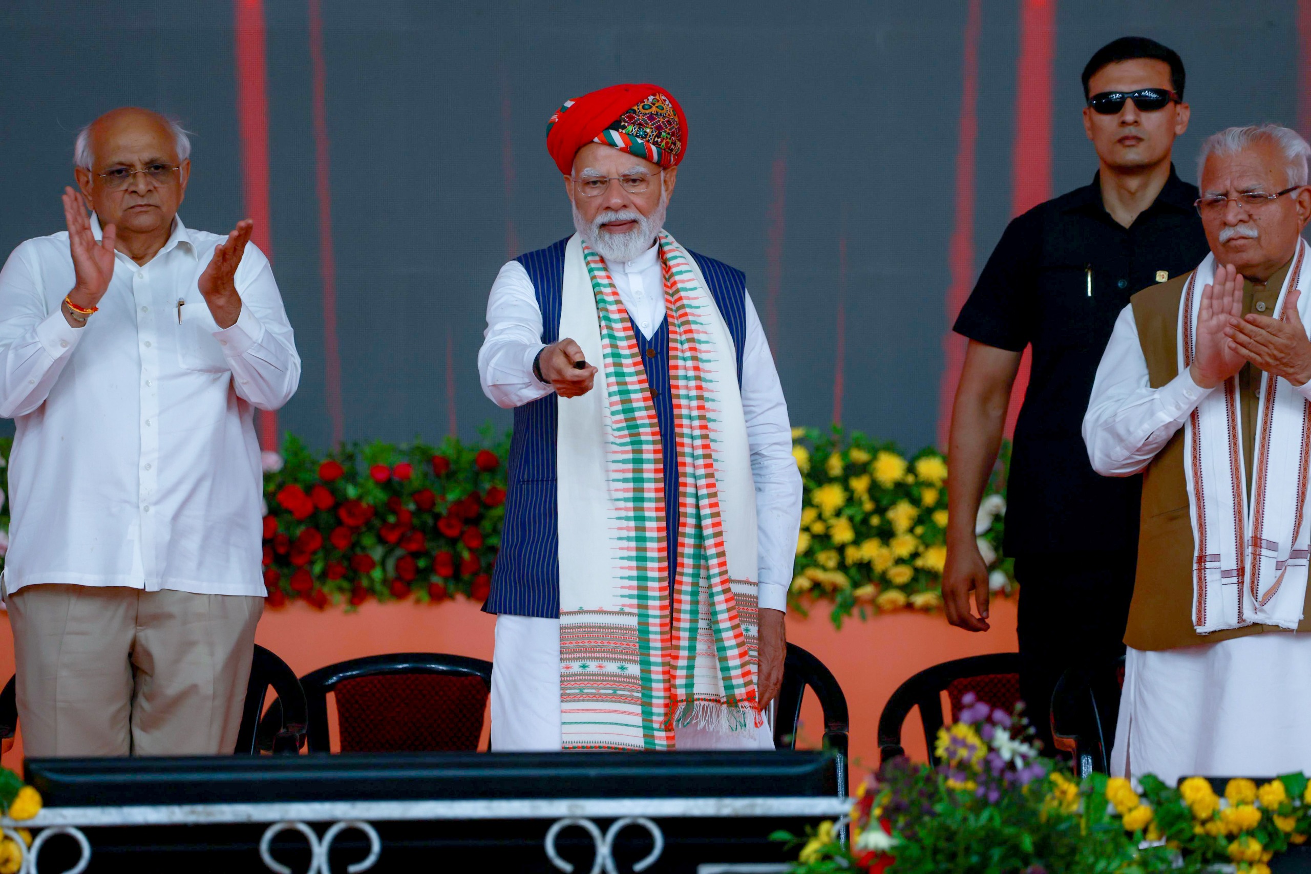 PM મોદીનું ભવ્ય સ્વાગત