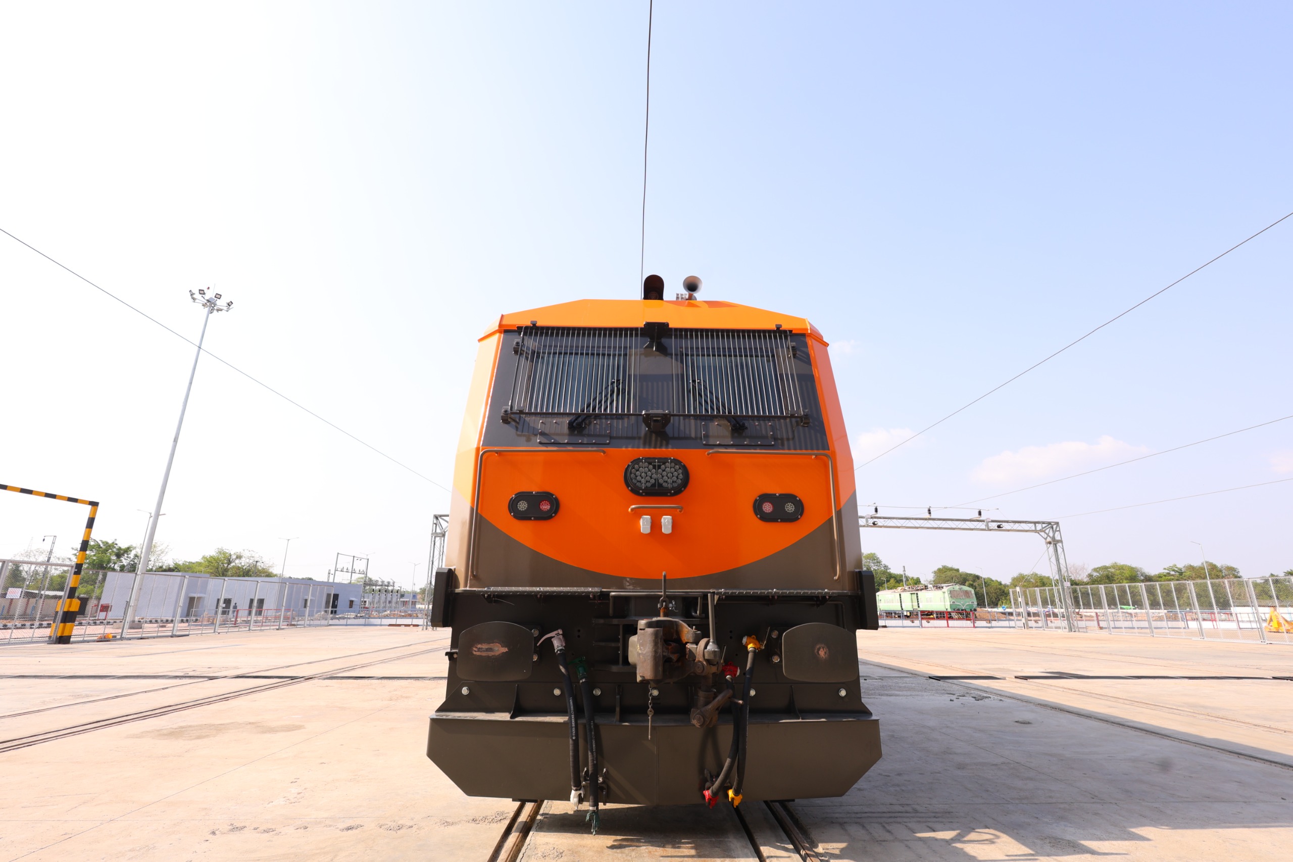 રેલવેનું 9000 હોર્સ પાવરનું એન્જિન