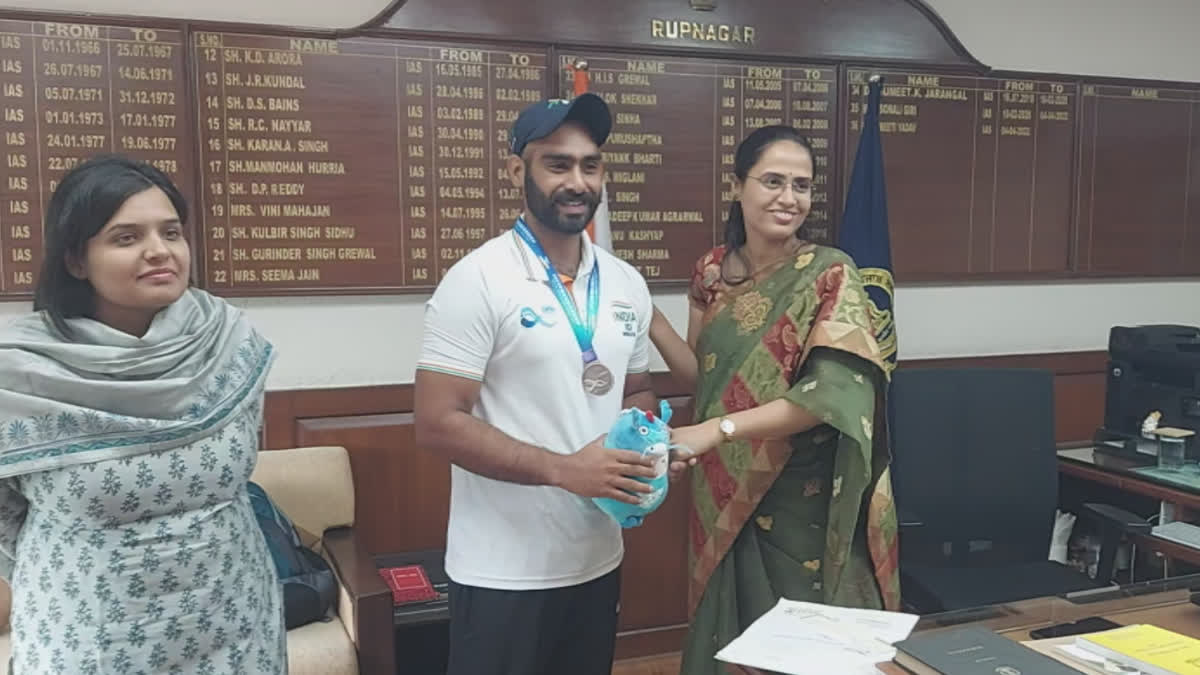 Punjab youth wins Cannes medal in Dragon Boat competition of International Canoe Federation 2023