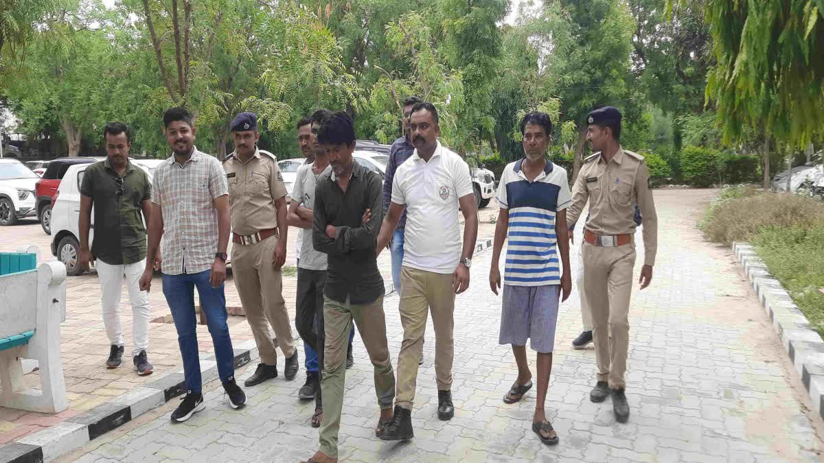 નPatan Crime : પાટણમાં ડ્રગ્સ સાથે બે શખ્સોને પોલીસે પકડ્યા, 2 લાખથી વધુનો મુદ્દામાલ જપ્ત