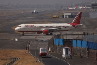 Air India Flight: ફરી એકવખત ફ્લાઈટમાં પ્રવાસીએ સીટ પર પી કરી, એરપોર્ટ પર જ ધરપકડ