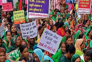 Bhojan matas hold protest in dehradun