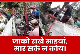 road-accident-in-dhanbad-co-driver-trapped-in-trailer-rescued-safely