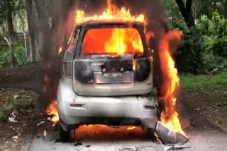 fire broke out in moving car in gwalior