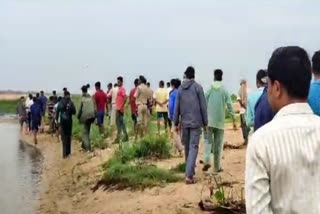 Three Class X students drown in wb